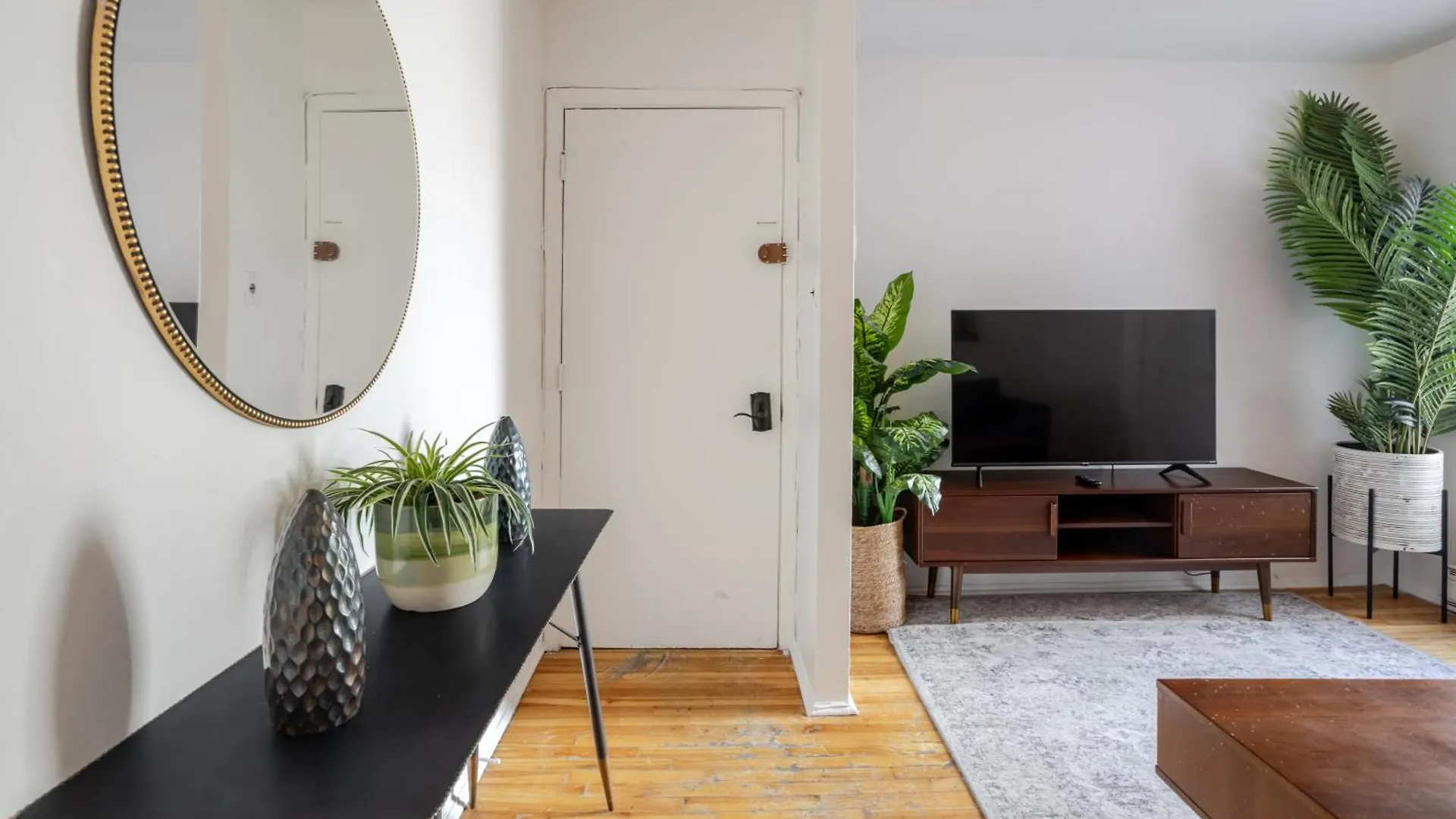 Bright 2Br In Plateau Mont Royal Downtown Zb5 Apartment Montreal
